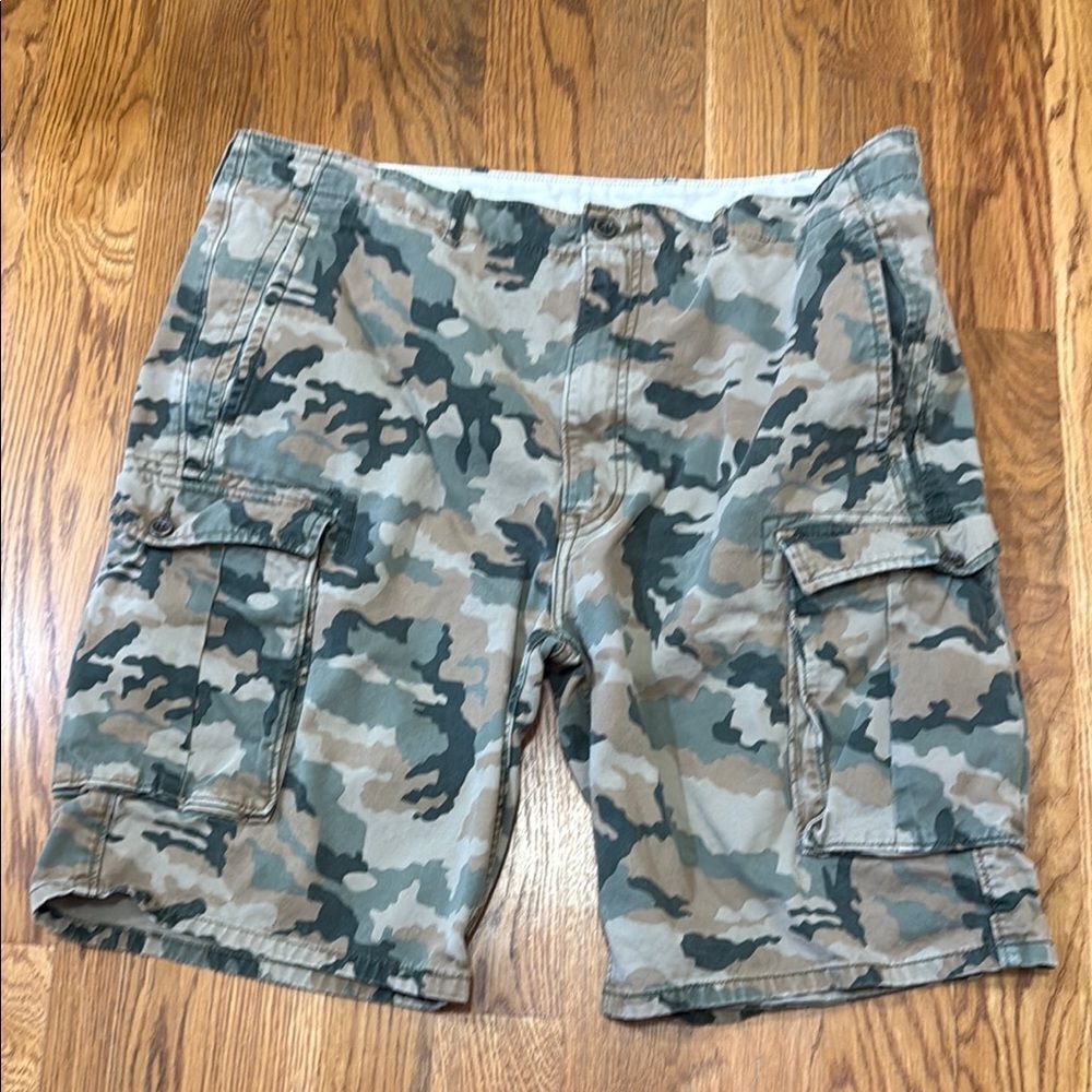 Levi’s Camo Cargo Shorts Men’s 40 Green Brown Camouflage Cotton Casual